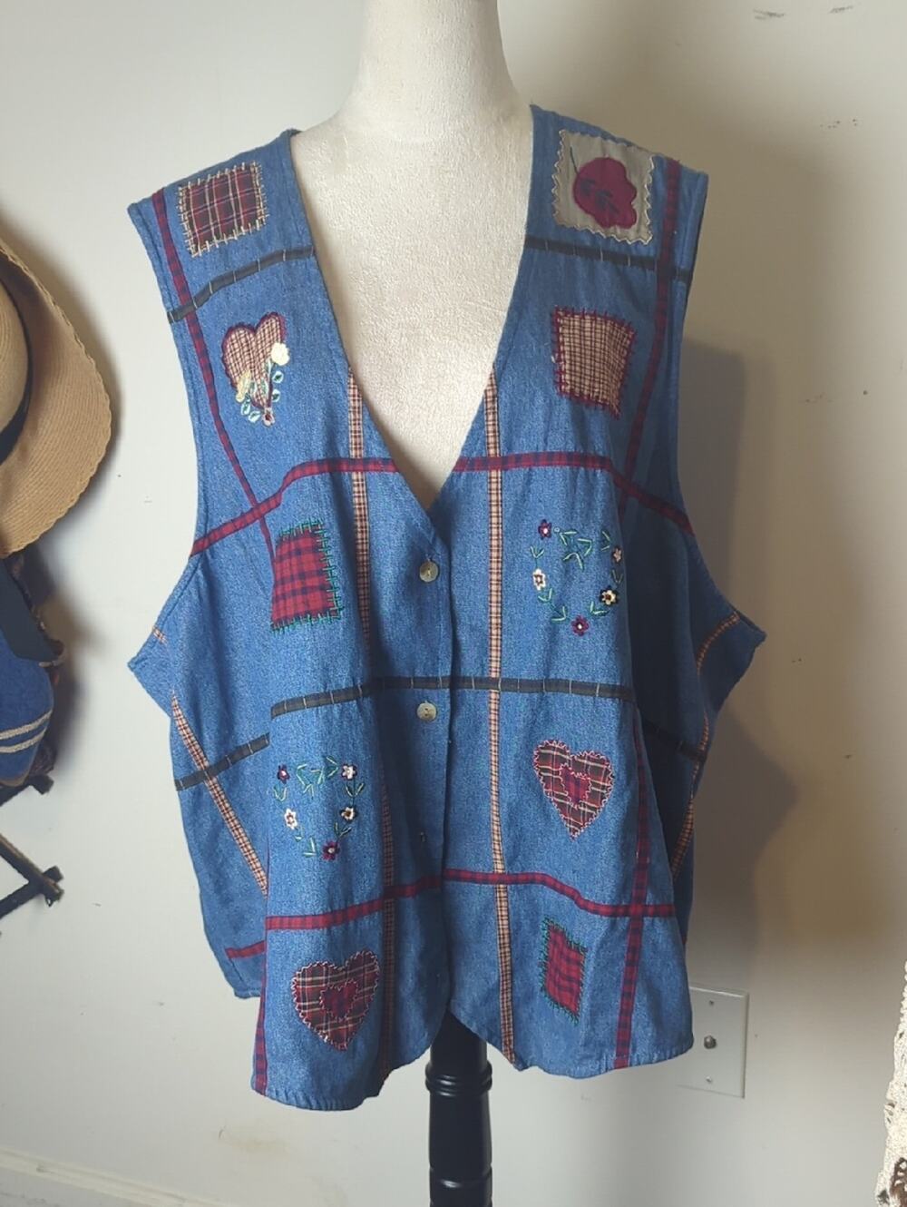Patchwork Denim Button Down Vest  Cottagecore Embroidered Hearts  90s Folk